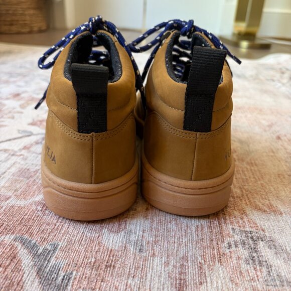 New Veja Roraima Brown Suede / Nubuck Sneakers - Picture 3 of 7
